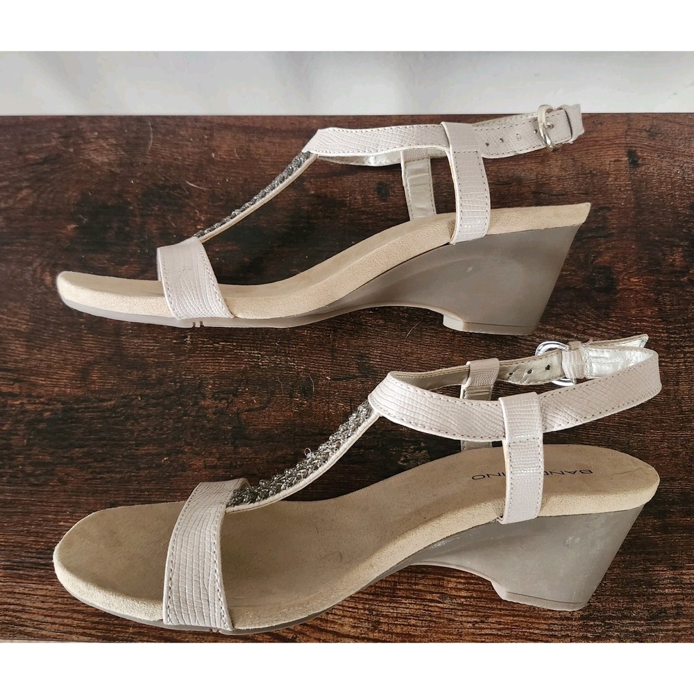 Bandolino Size 7M Beige Castina Beaded T Strap Flexible Sandals Shoes - Picture 6 of 7